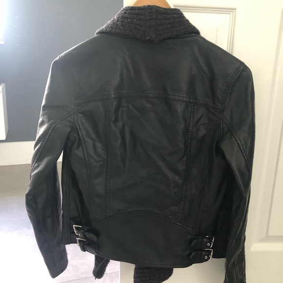 Abercrombie vegan leather jacket w sweater collar - Picture 3 of 4